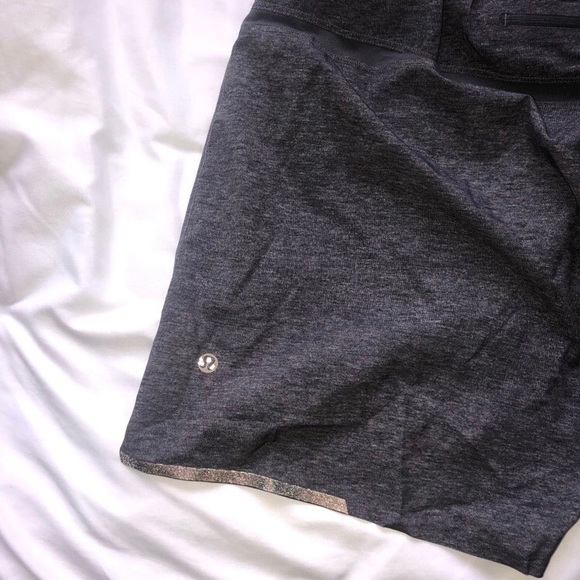 Mens Medium Lululemon Surge shorts - Picture 3 of 5
